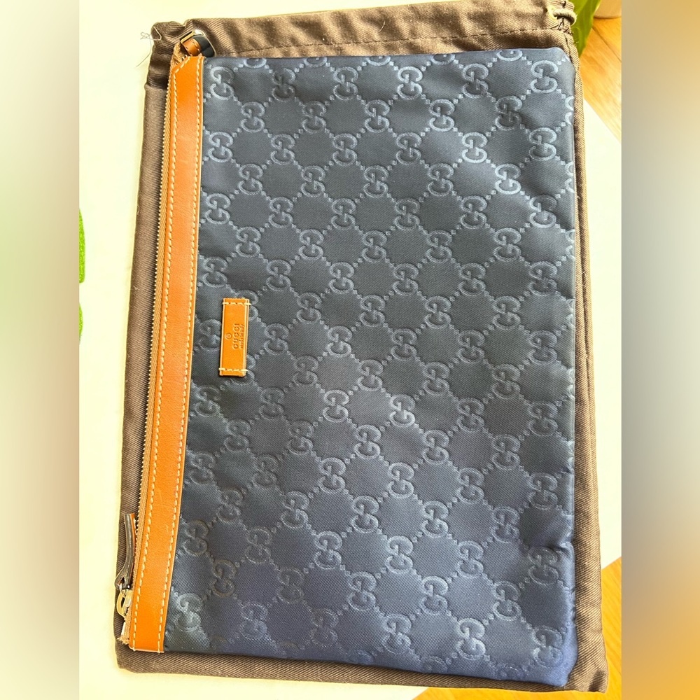 Blue Gucci Nylon Clutch with Leather Trim - Picture 3 of 7
